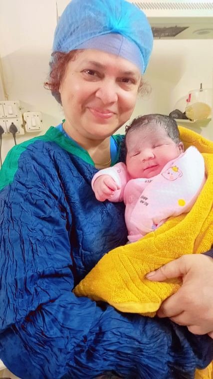 Healthy baby delivered through Vinsfertility IVF