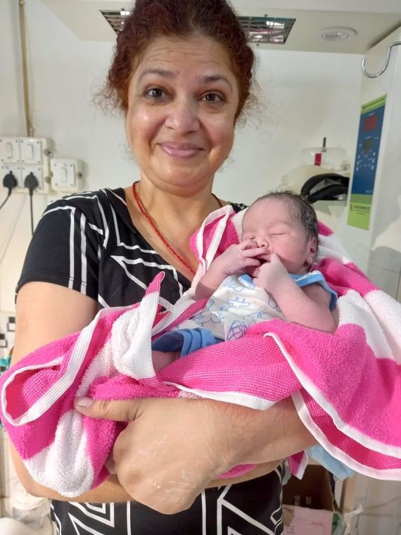 Newborn baby delivered at Vinsfertility